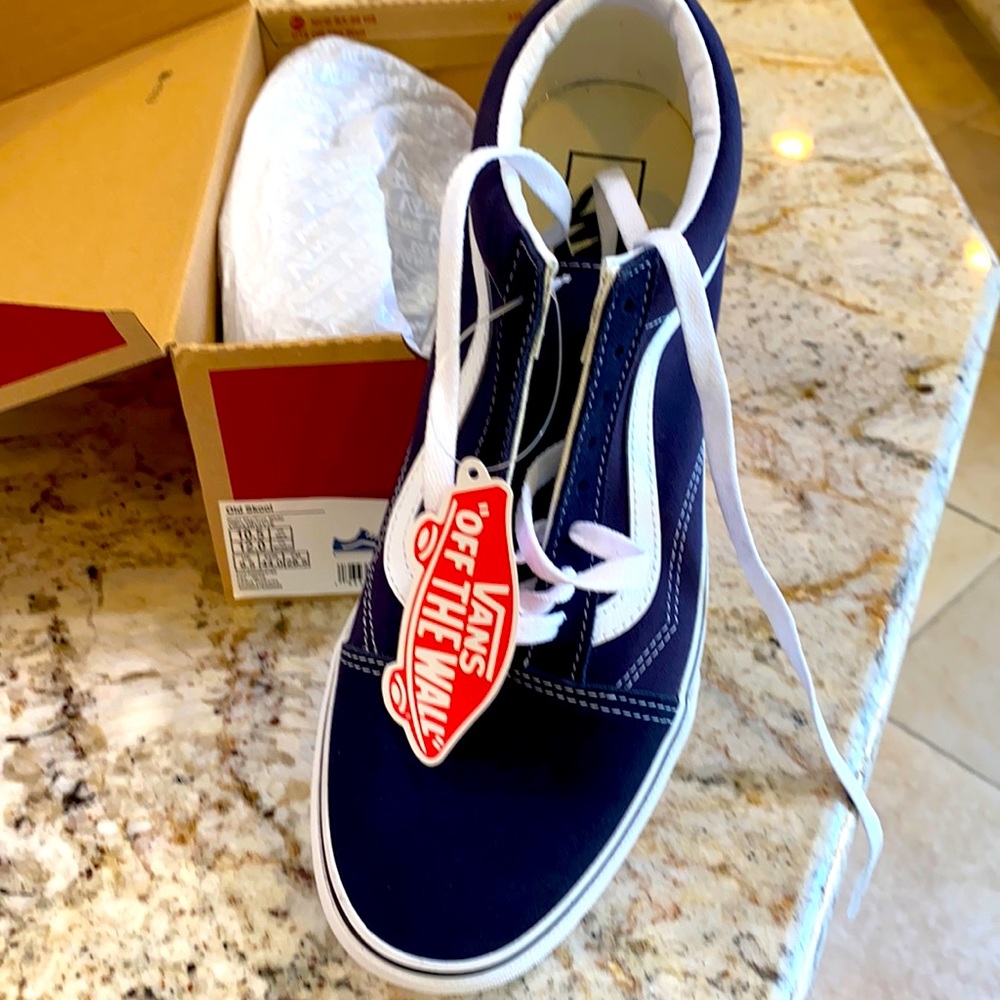 Vans men’s shoe never worn still with tags and box